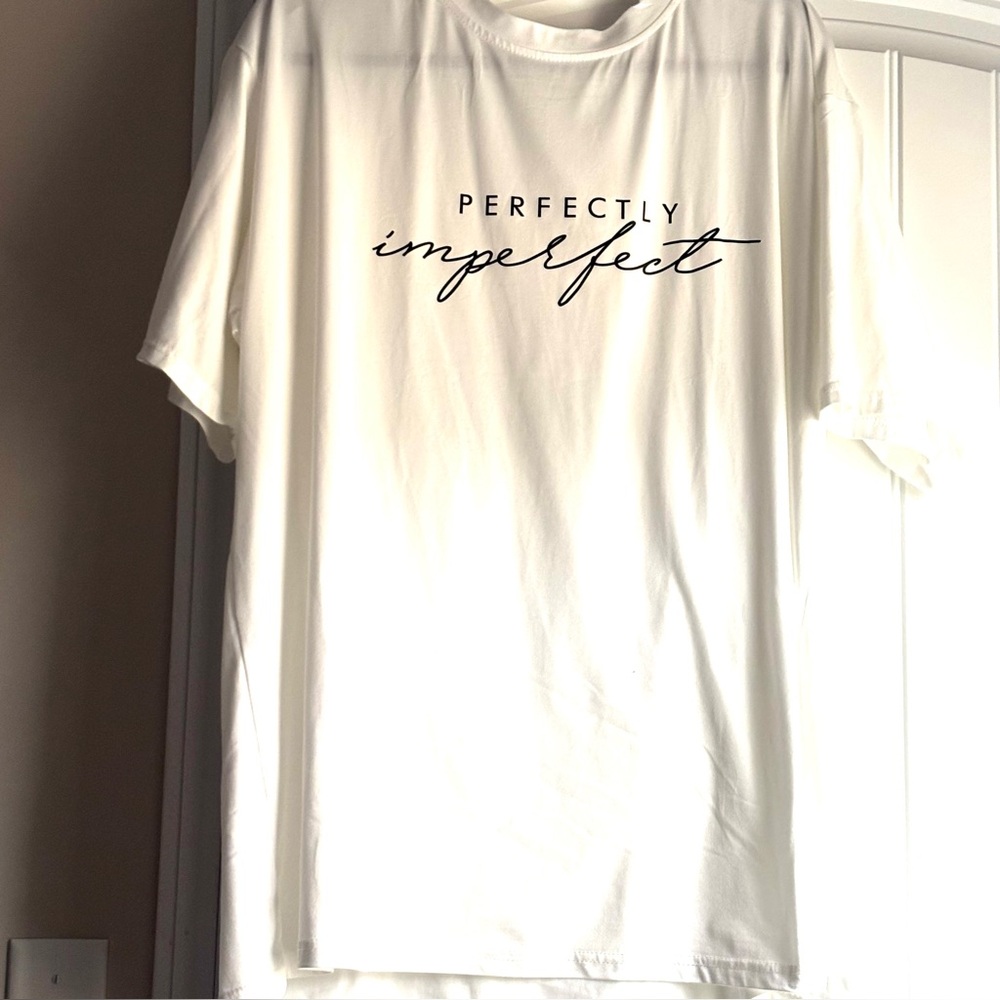Stylish White Graphic Tee for women